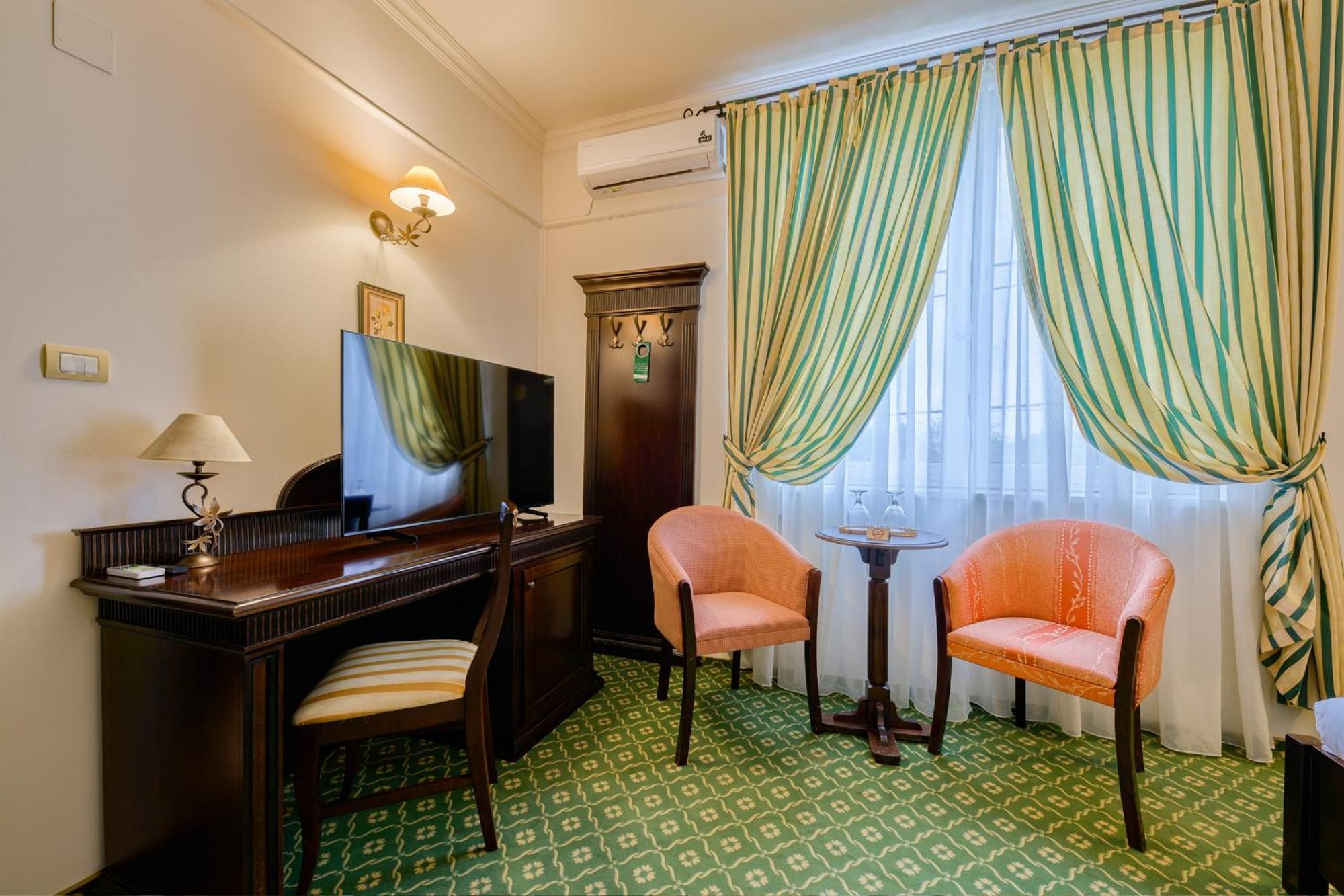 Hotel Classico ティミショアラ エクステリア 写真