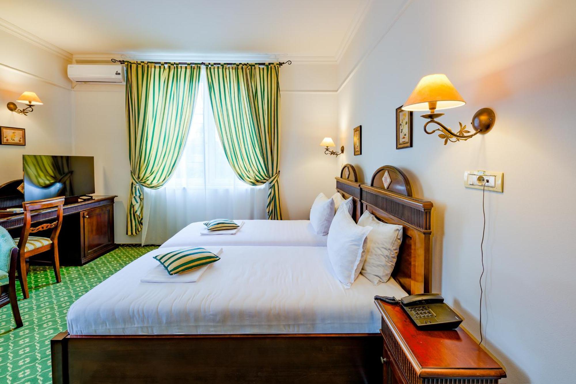 Hotel Classico ティミショアラ エクステリア 写真